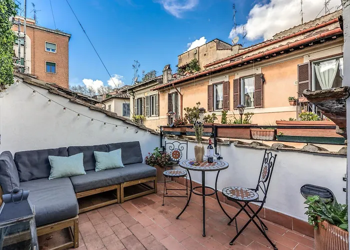 Maya Rhome Trastevere